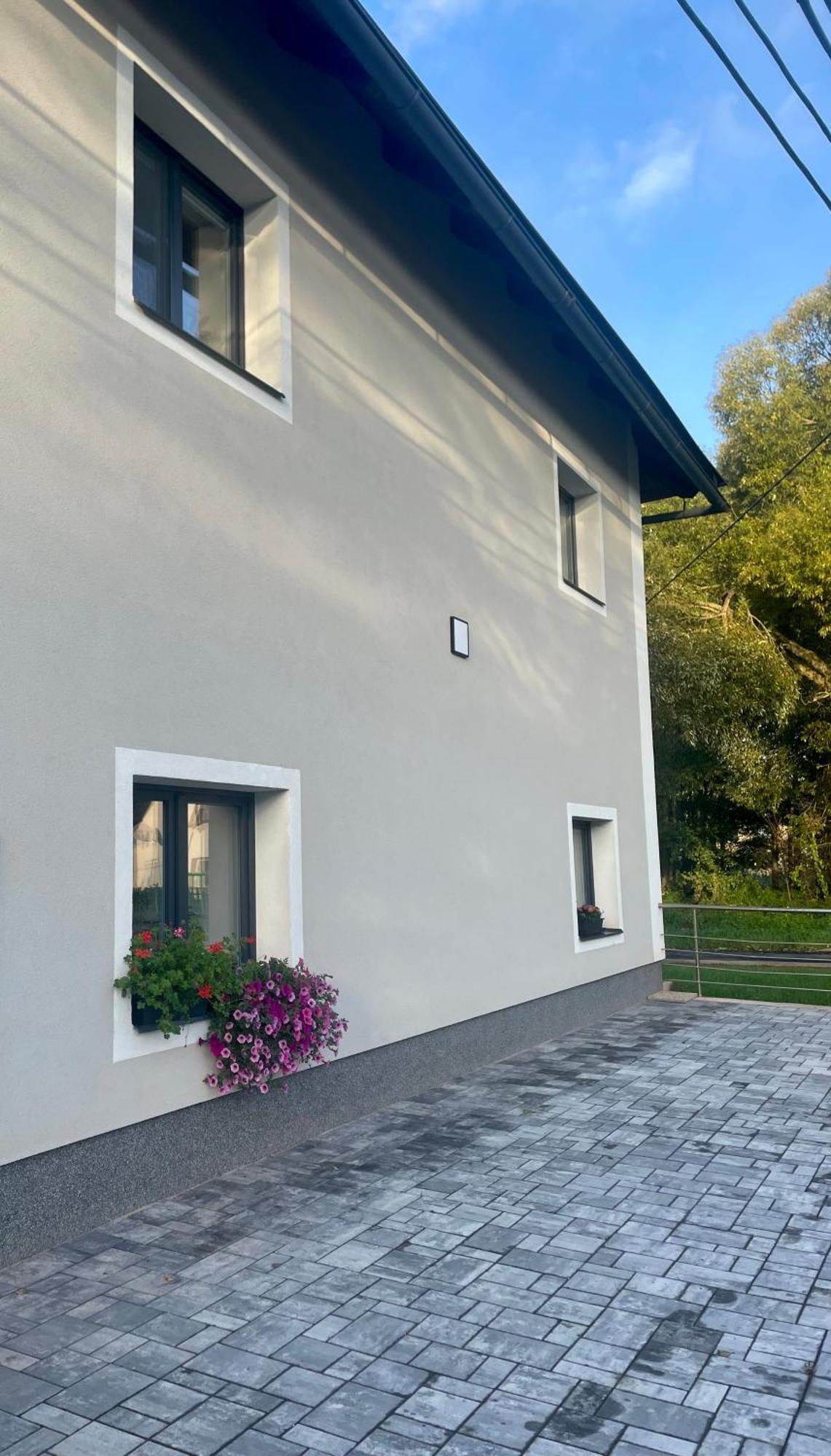 Navi- Modern In Krkonose Foothills
